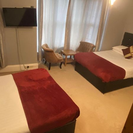 Diamonds Lodge Near York Hospital Δωμάτιο φωτογραφία