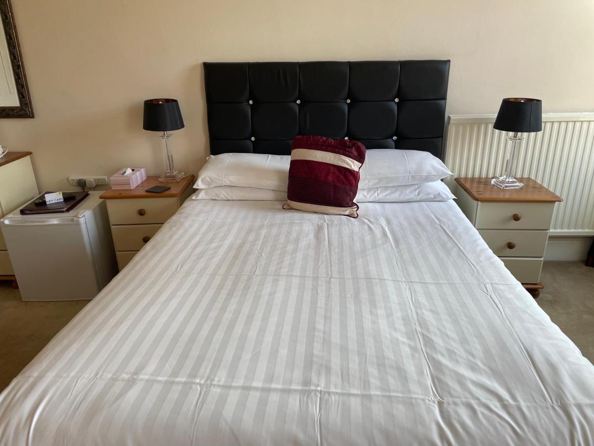 Diamonds Lodge Near York Hospital Εξωτερικό φωτογραφία