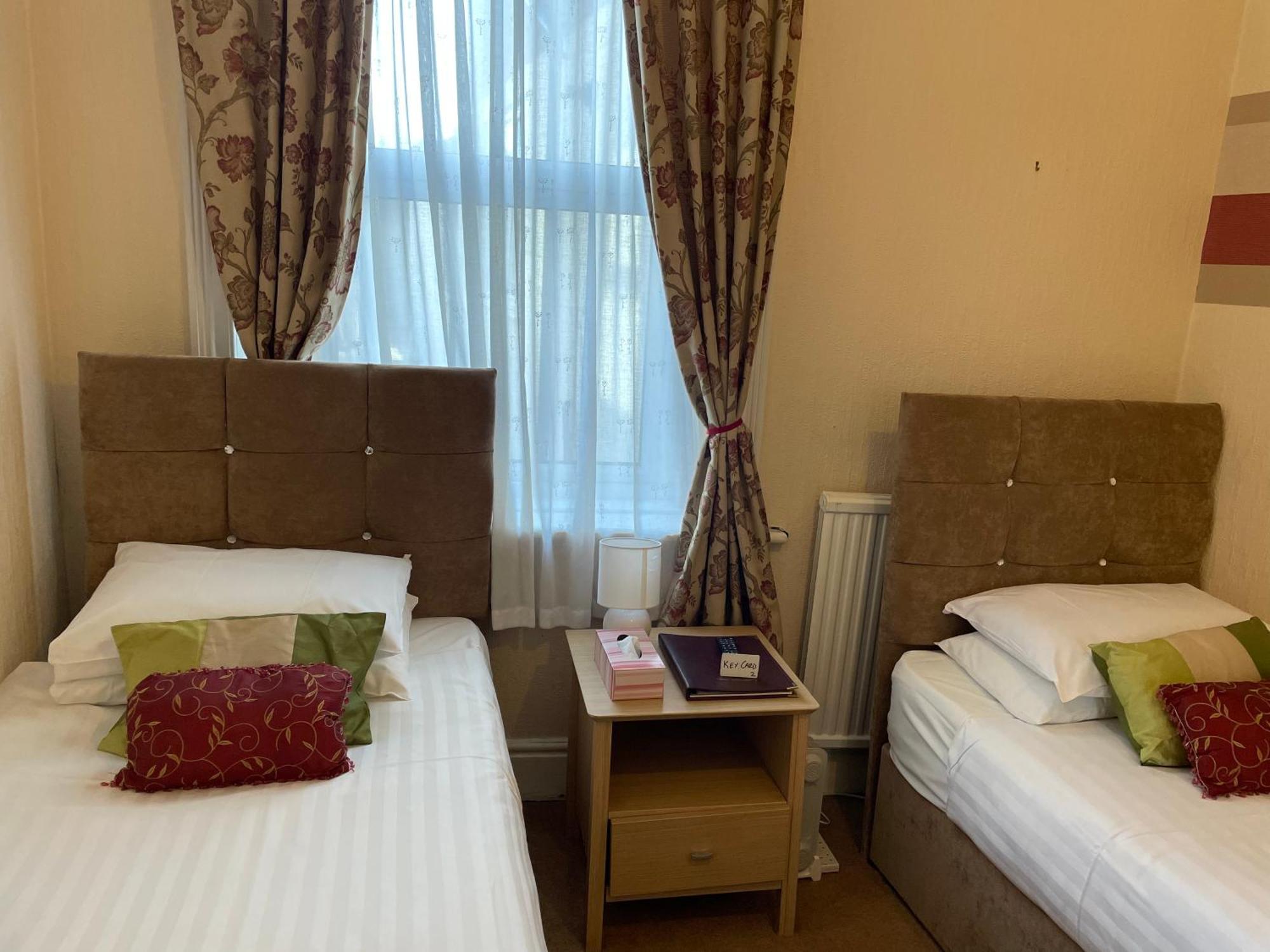 Diamonds Lodge Near York Hospital Δωμάτιο φωτογραφία